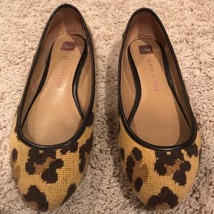 Leopard flat